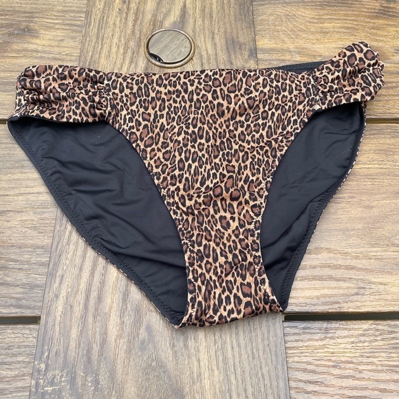 Tommy Bahama Hipster Bikini Bottom reversible leopard black size L - Picture 2 of 6